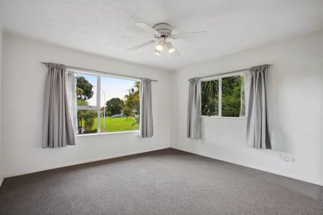 Photo of property in 16 Leaming Place, Clarks Beach, 2122