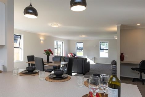 Photo of property in 10 Oldfield Lane, Marton, 4710