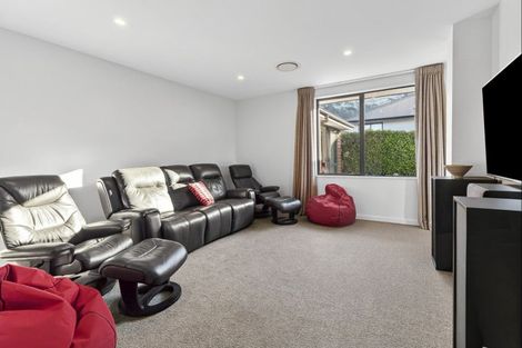 Photo of property in 12 Sapphire Spring Rise, Wanaka, 9305
