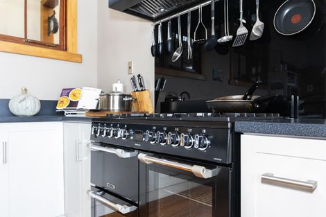 Photo of property in 33 Wellington Street, Enfield, Oamaru, 9491