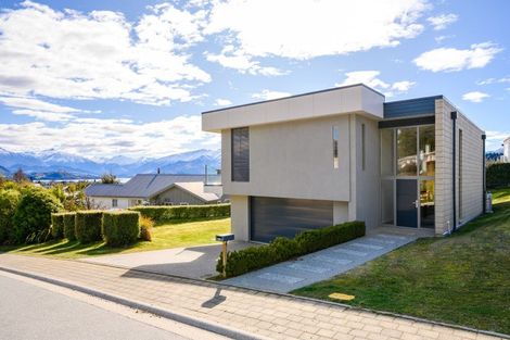 Photo of property in 5 Bovett Place, Wanaka, 9305