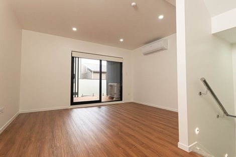 Photo of property in 21 Eastview Road, Glen Innes, Auckland, 1072