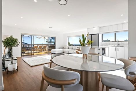Photo of property in 53 Goodwood Drive, Goodwood Heights, Auckland, 2105