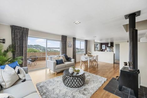 Photo of property in 3 Clementine Way, Crofton Downs, Wellington, 6035