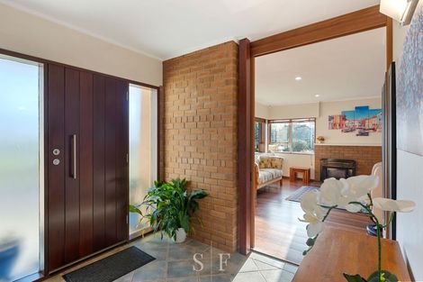 Photo of property in 15 Fleetwood Grove, Waikanae, 5036