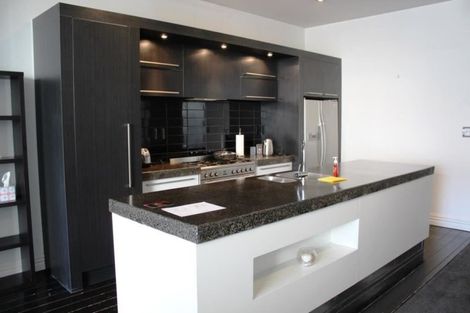 Photo of property in 2/49 Bond Street, Dunedin Central, Dunedin, 9016