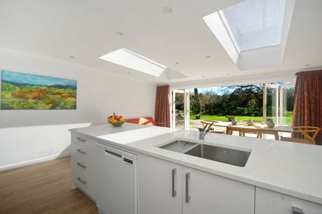 Photo of property in 72 Avenue North Road, Levin, 5510