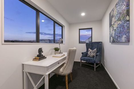 Photo of property in 2 Paparahi Place, Wainui, Silverdale, 0992