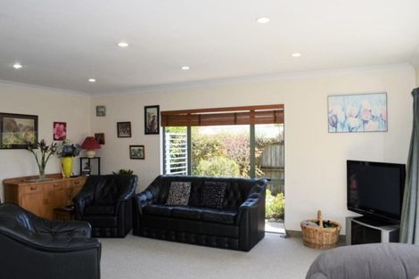 Photo of property in 57b Kirk Street, Otaki, 5512
