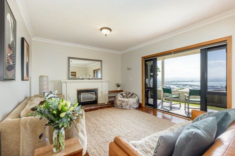 Photo of property in 8 Lambton Road, Hospital Hill, Napier, 4110