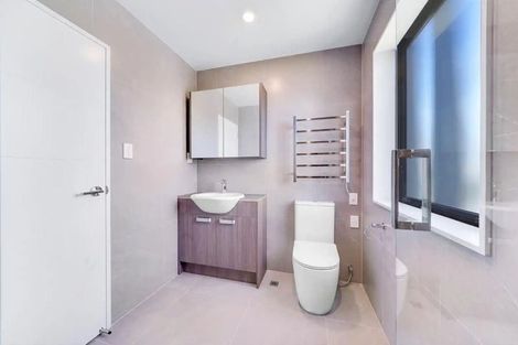 Photo of property in 1/2 Wood Street, Papakura, 2110