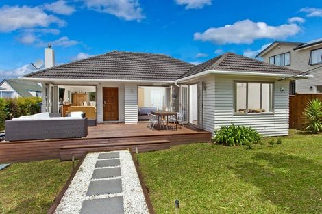 Photo of property in 14 Holland Road, Hillcrest, Auckland, 0627