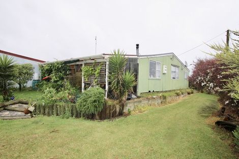 Photo of property in 23 Nash Parade, Foxton Beach, Foxton, 4815