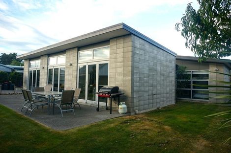 Photo of property in 73 Beach Road, North New Brighton, Christchurch, 8083