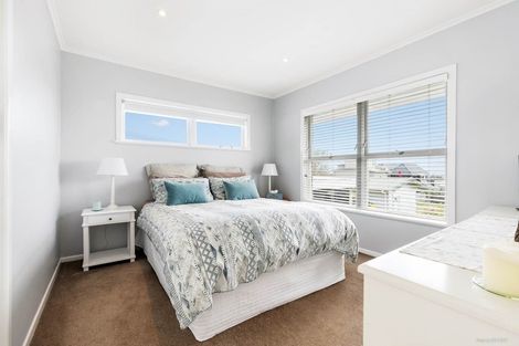 Photo of property in 1/73 Castor Bay Road, Castor Bay, Auckland, 0620