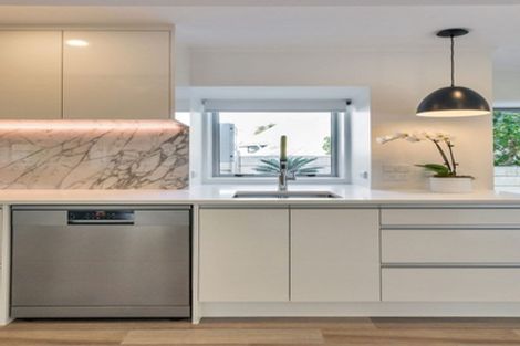 Photo of property in 1/9 Brian Avenue, Forrest Hill, Auckland, 0620