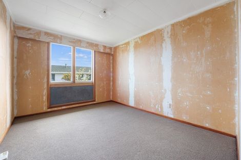 Photo of property in 49 Nevada Drive, Merrilands, New Plymouth, 4312