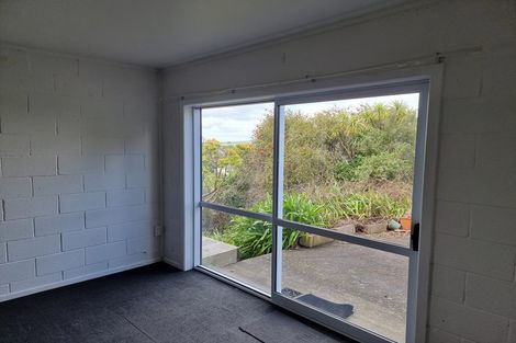 Photo of property in 12 Barker Rise, Northcross, Auckland, 0632