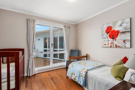 Photo of property in 10 Carole Crescent, Pakuranga, Auckland, 2010