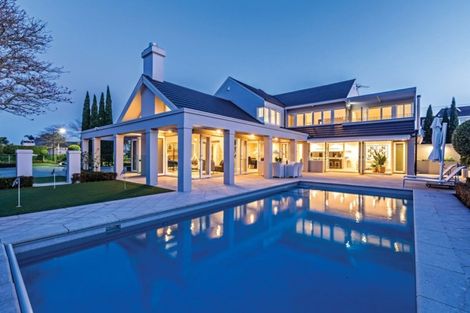 Photo of property in 286 Hurstmere Road, Takapuna, Auckland, 0622