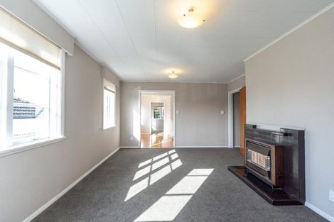 Photo of property in 5 Ngarimu Street, Roslyn, Palmerston North, 4414
