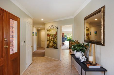 Photo of property in 10 Pastoral Lane, Hokowhitu, Palmerston North, 4410