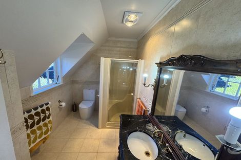 Photo of property in 14 Roslyn Road, Bluff Hill, Napier, 4110