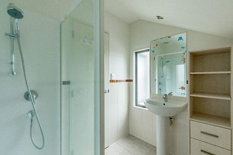 Photo of property in 2/48 Schnapper Rock Road, Schnapper Rock, Auckland, 0632