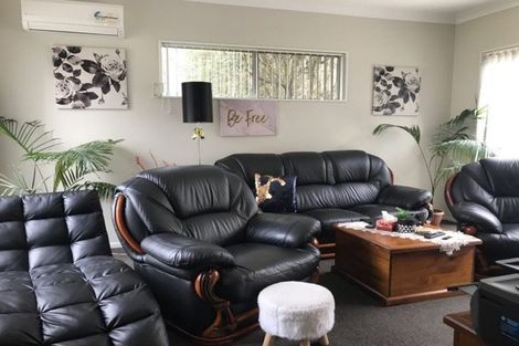 Photo of property in 24 Midhurst Avenue, Henderson, Auckland, 0612