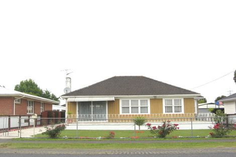 Photo of property in 73 Manuroa Road, Takanini, 2112