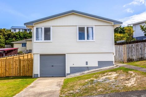 Photo of property in 17 Sombrero View, Ascot Park, Porirua, 5024