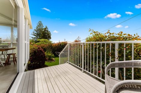 Photo of property in 2/19 Flanshaw Road, Te Atatu South, Auckland, 0610