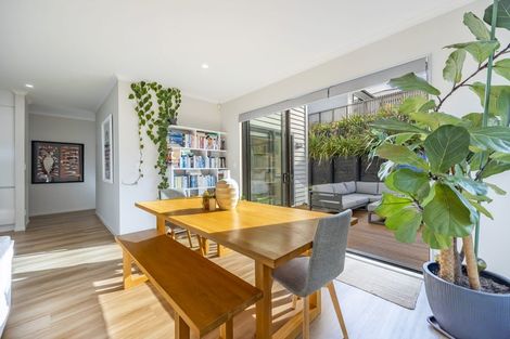 Photo of property in 3 Vintry Drive, Kumeu, 0810