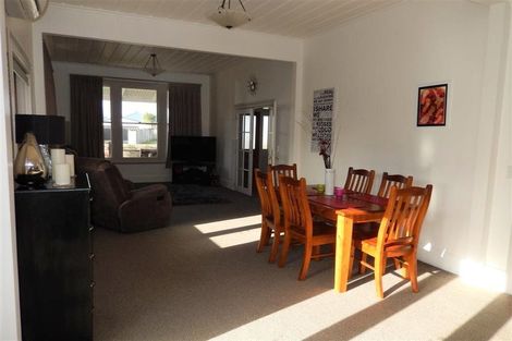 Photo of property in 374 Carrington Street, Upper Vogeltown, New Plymouth, 4310