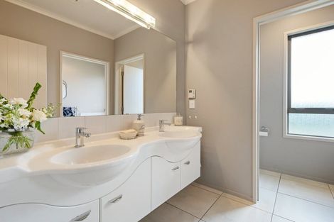 Photo of property in 9 The Esplanade, Huntington, Hamilton, 3210