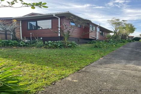 Photo of property in 18 Pinewood Grove, Botany Downs, Auckland, 2010