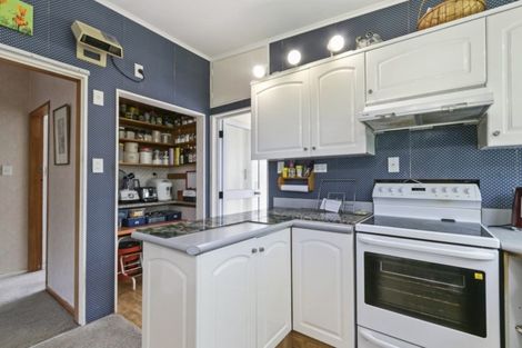 Photo of property in 18 Marlborough Street, Silverstream, Upper Hutt, 5019