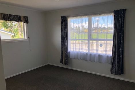 Photo of property in 44 Gossamer Drive, Pakuranga Heights, Auckland, 2010