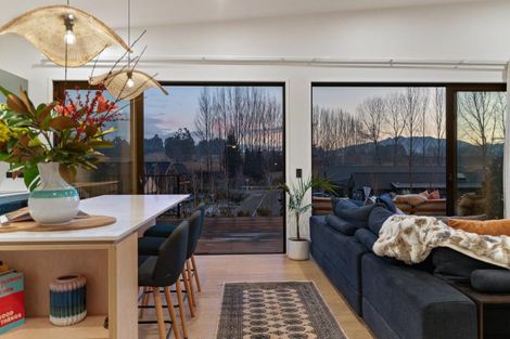 Photo of property in 5 Brodie Avenue, Arrowtown, 9302