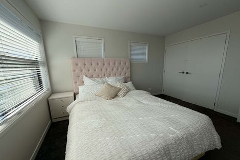 Photo of property in 79 Pupuke Road, Northcote, Auckland, 0627
