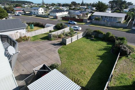 Photo of property in 64 Kahukura Avenue, Waitarere Beach, Levin, 5510