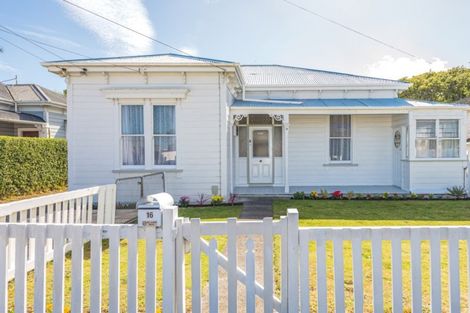 Photo of property in 16 Carlton Avenue, Gonville, Whanganui, 4501