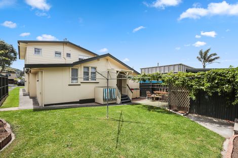 Photo of property in 27 Ocean View Road, Waihi Beach, 3611