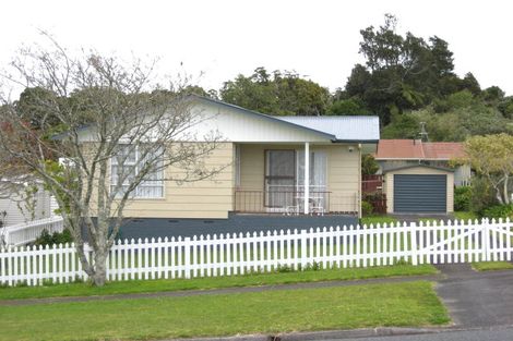 Photo of property in 85 Riversdale Drive, Merrilands, New Plymouth, 4312