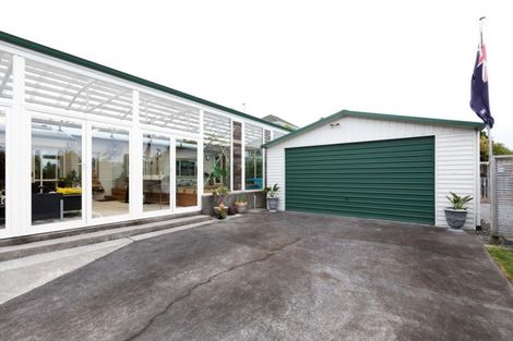 Photo of property in 80 Paynters Avenue, Strandon, New Plymouth, 4312