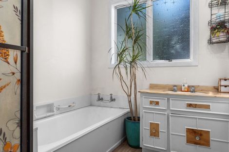 Photo of property in 6 Tanekaha Street, Edgecumbe, 3120