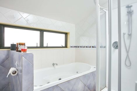 Photo of property in 5 Coulston Place, Riverdale, Gisborne, 4010