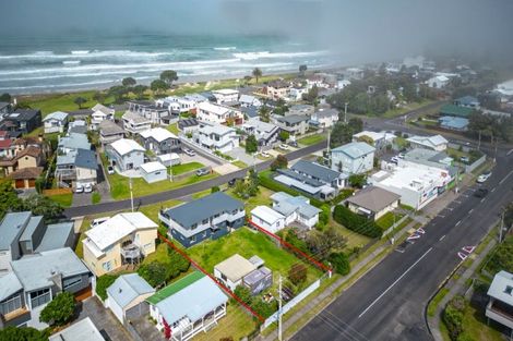 Photo of property in 320 Ocean Road, Whangamata, 3620