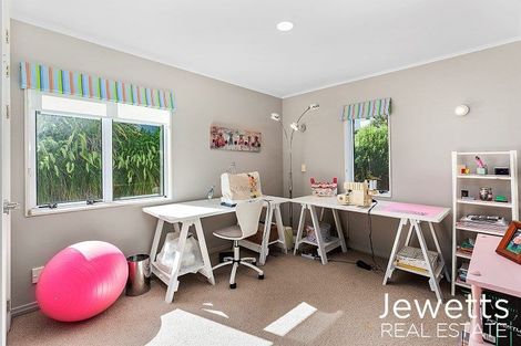 Photo of property in 1 Signallers Grove, Strathmore Park, Wellington, 6022