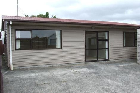 Photo of property in 14 Tamariki Avenue, Kelston, Auckland, 0602